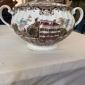 Vintage Johnson Brothers Heritage Hall Brown Soup Tureen with Lid  AS IS Chipped